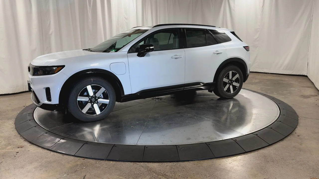 New 2026 Frostline White Pearl Honda Touring image 5