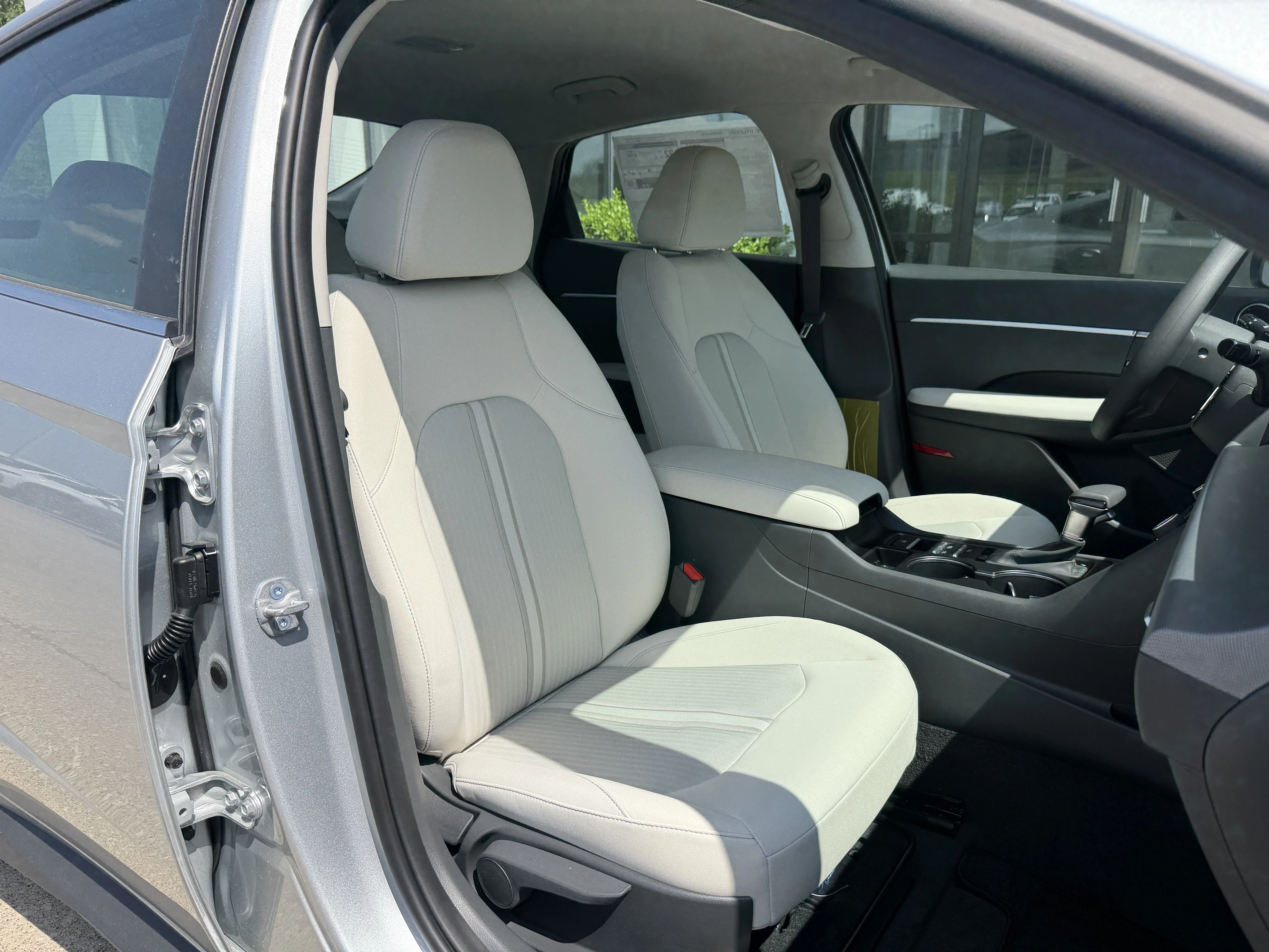 Used 2026 Aero Silver Hyundai SE image 16