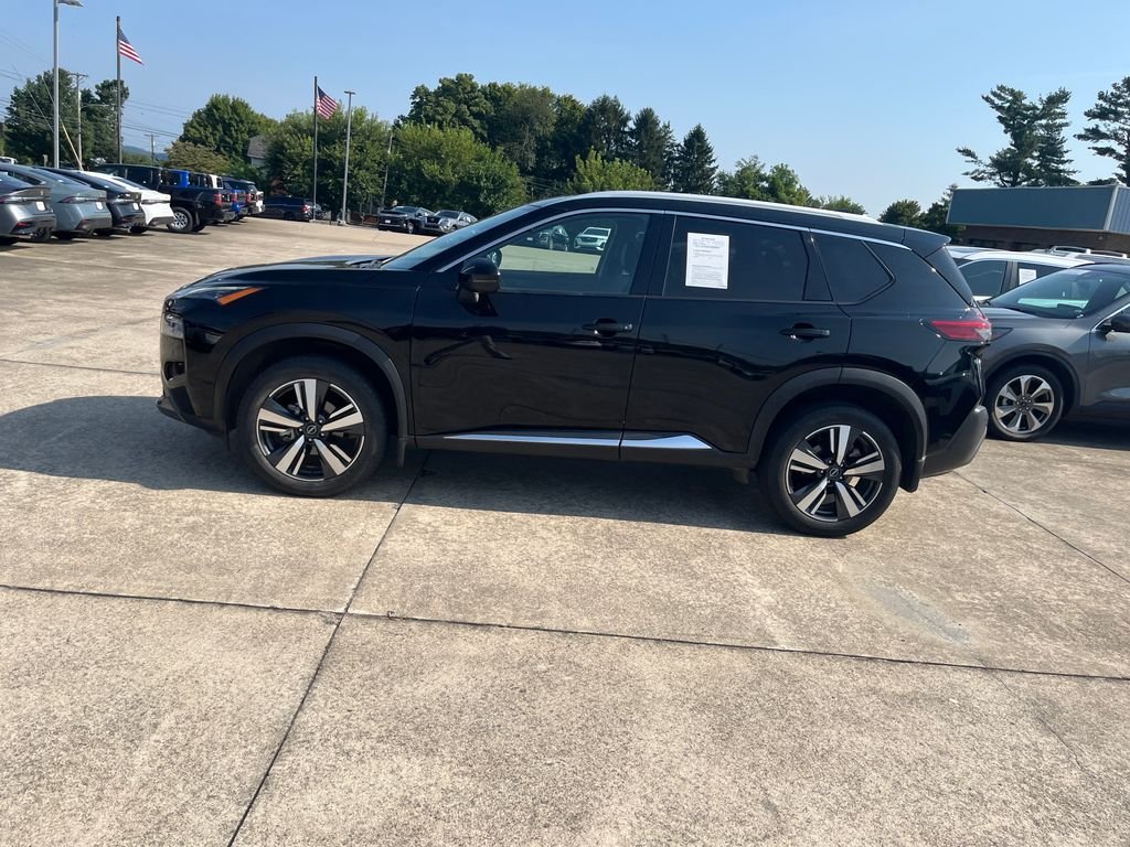 Used 2023 Black Nissan SL image 2