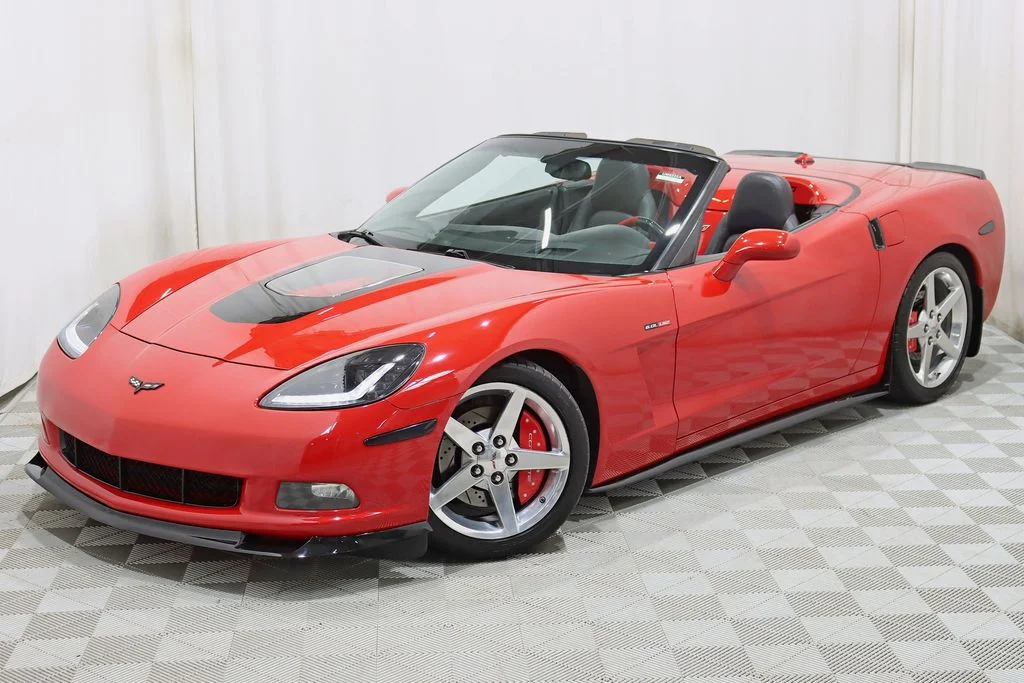 Used 2005 Red Chevrolet Base image 7