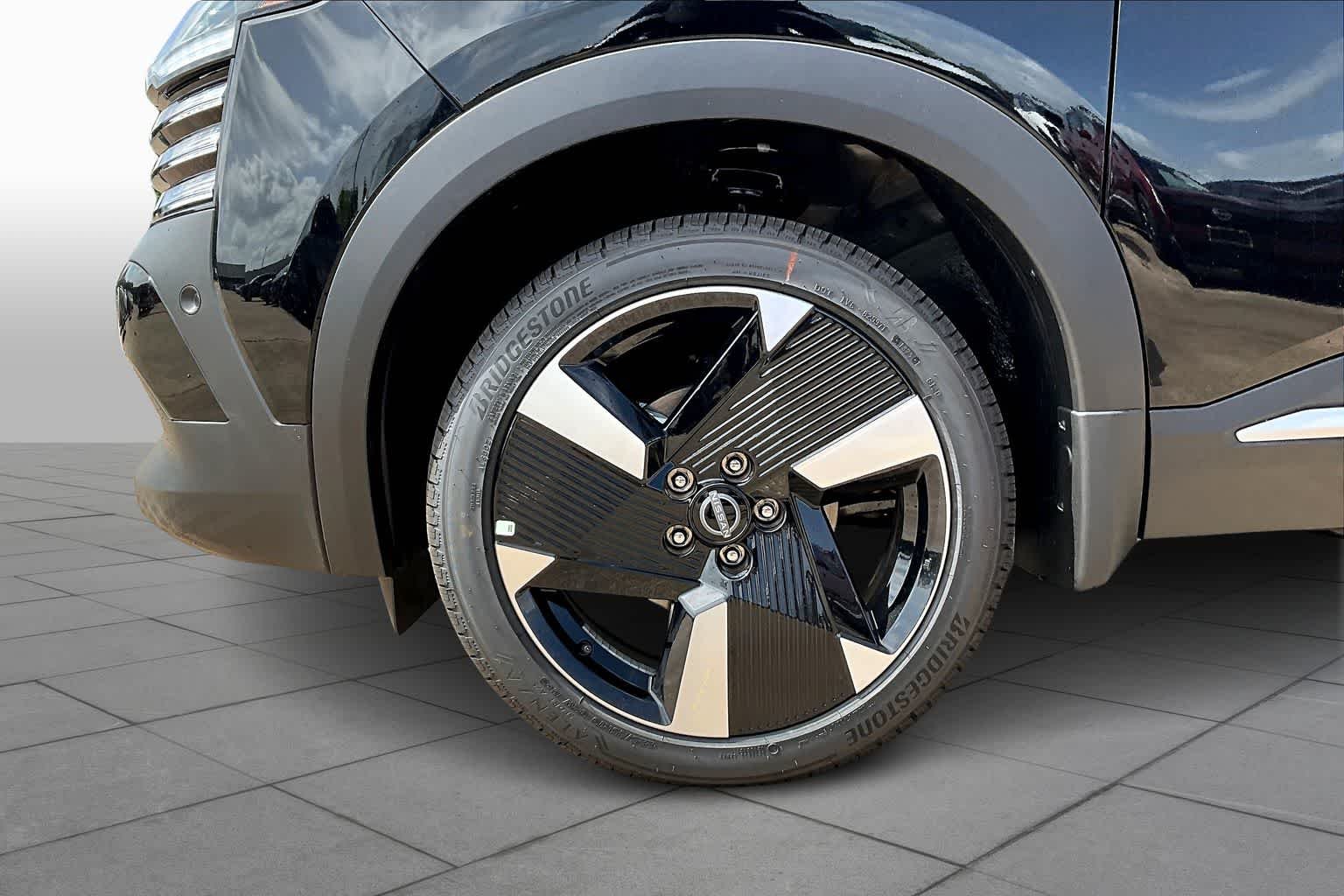 2025 Nissan Kicks SR - Photo 9