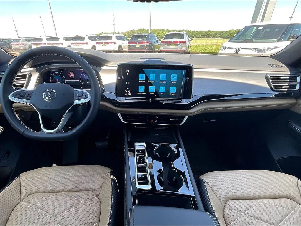 New 2026 White Volkswagen 2.0T SE w/Technology image 8