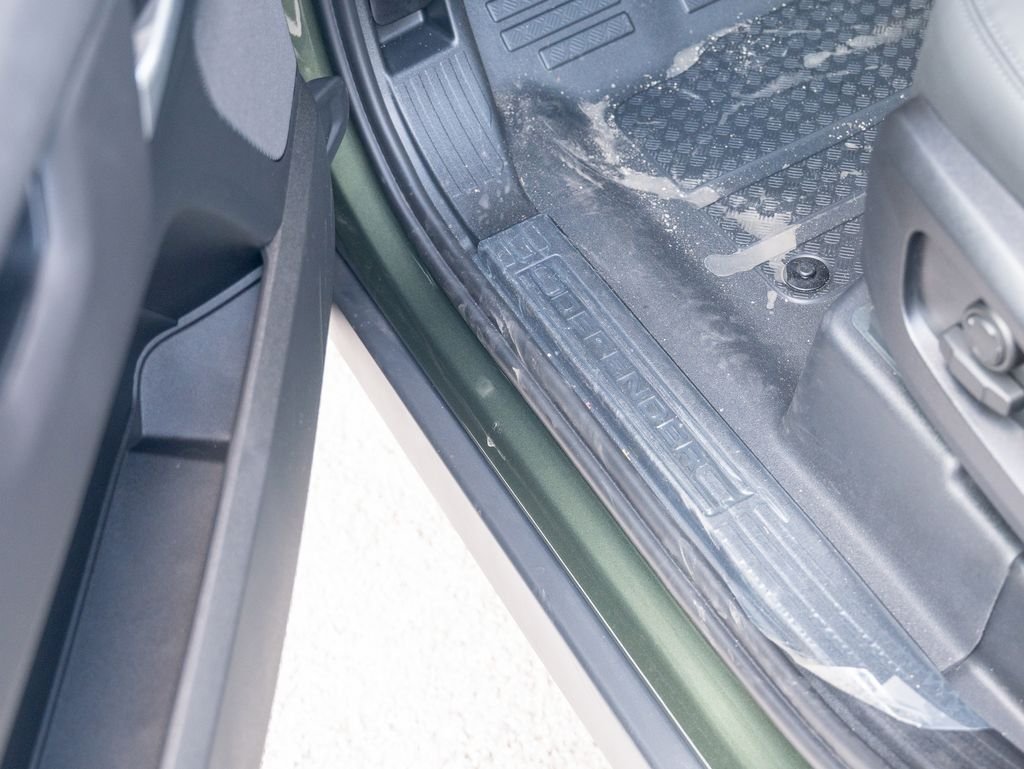 New 2026 Woolstone Green LAND ROVER S image 16