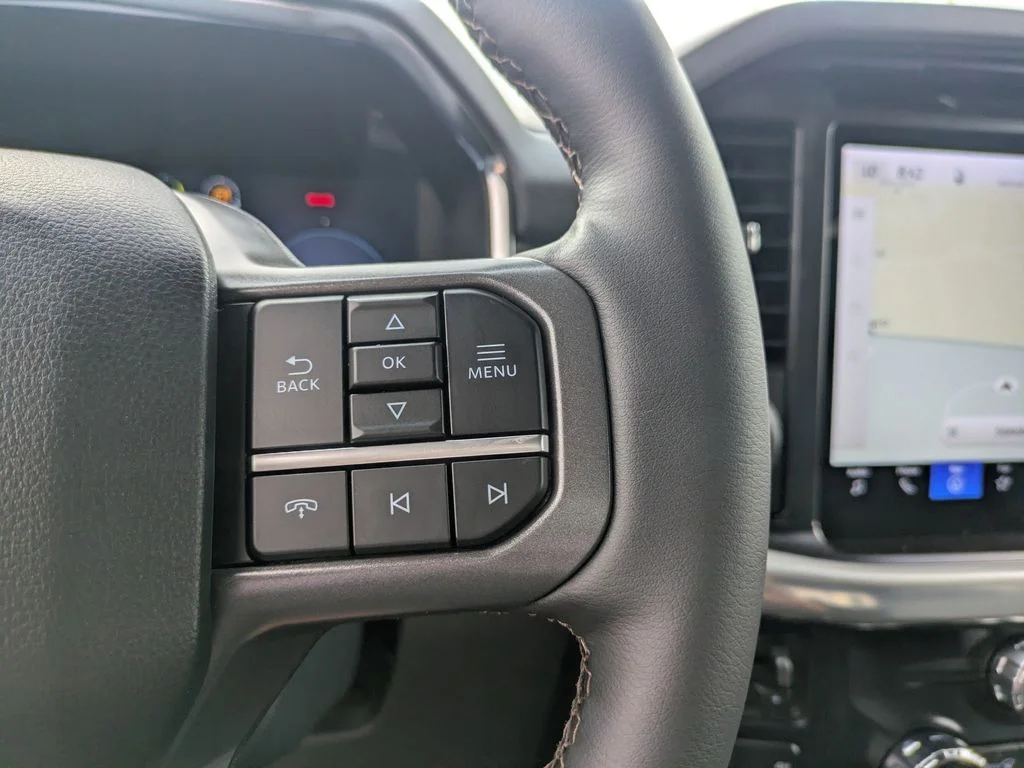 New 2026 Iconic Silver Metallic Ford Lariat image 30