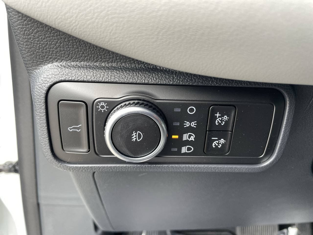 New 2026 Star White Metallic Tri-Coat Ford Active image 26