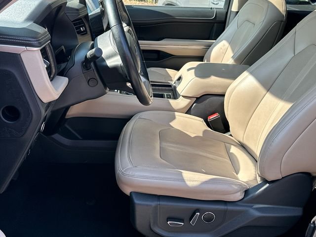 Used 2024 Silver Ford Limited image 9