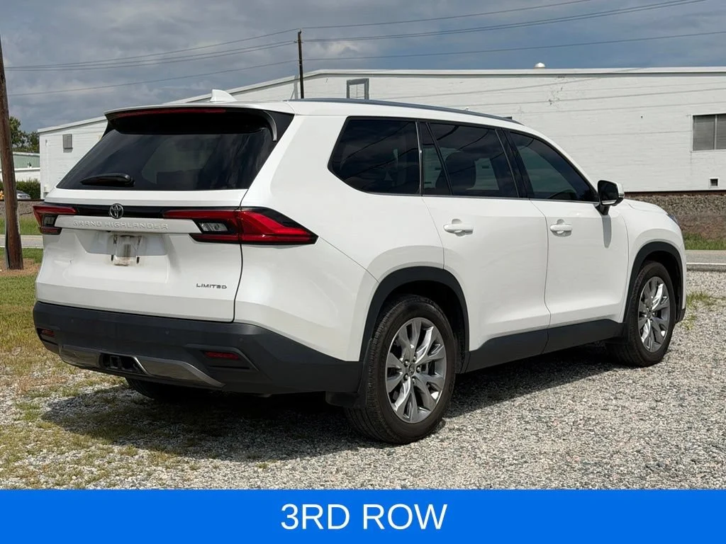 Used 2024 Off-white Toyota Limited image 5