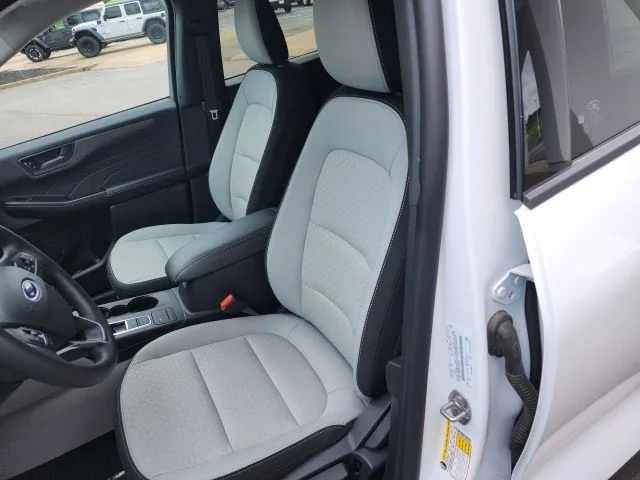 New 2026 Oxford White Ford Active® image 24