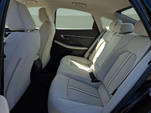New 2025 Black Hyundai SEL image 6
