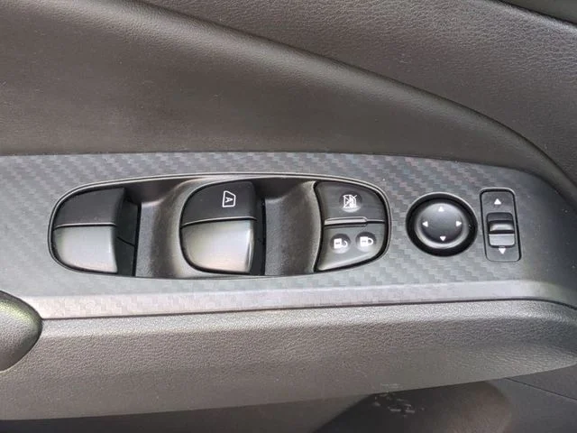 Used 2024 Silver Nissan 2.5 S image 14