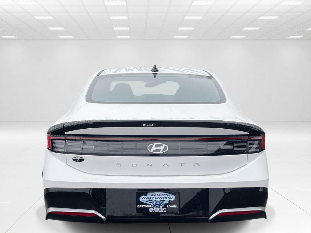 New 2026 White Hyundai SEL Sport image 5