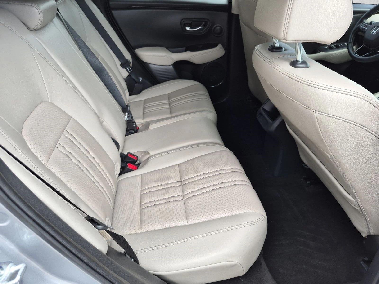 Used 2025 Silver Honda EX-L image 19