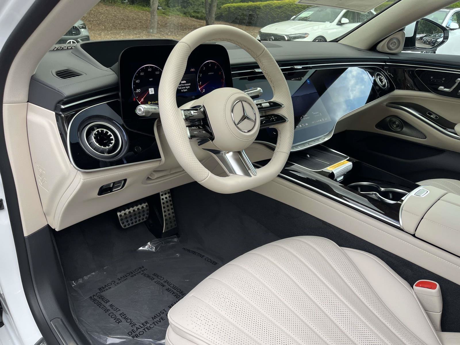New 2027 MANUFAKTUR Moonlight White Metallic Mercedes-Benz S 500 4MATIC® Sedan image 34