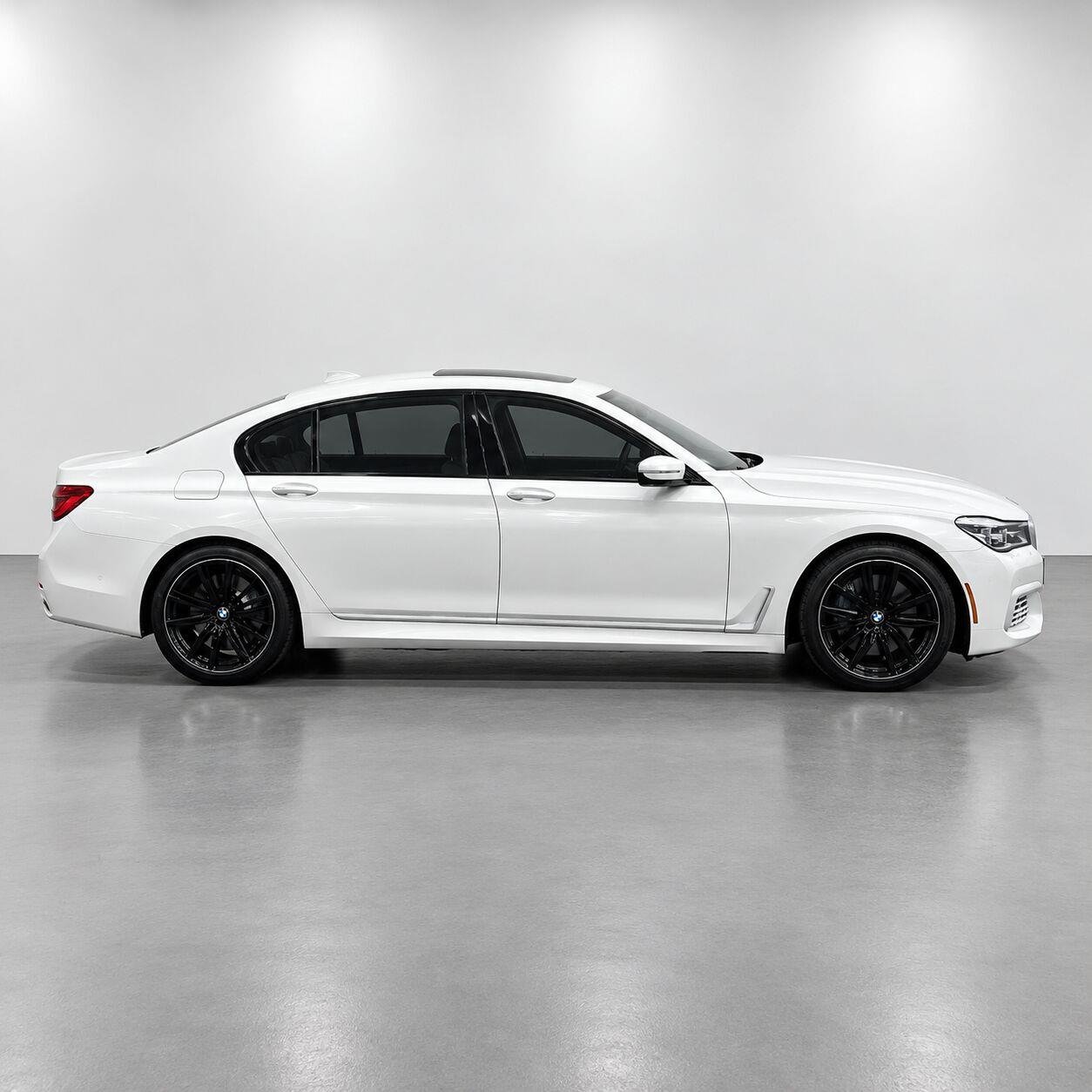 Used 2018 Alpine White BMW 750i xDrive image 6
