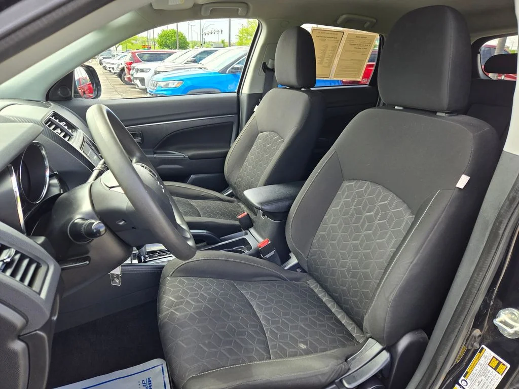 Used 2020 Black Mitsubishi 2.0 ES image 14