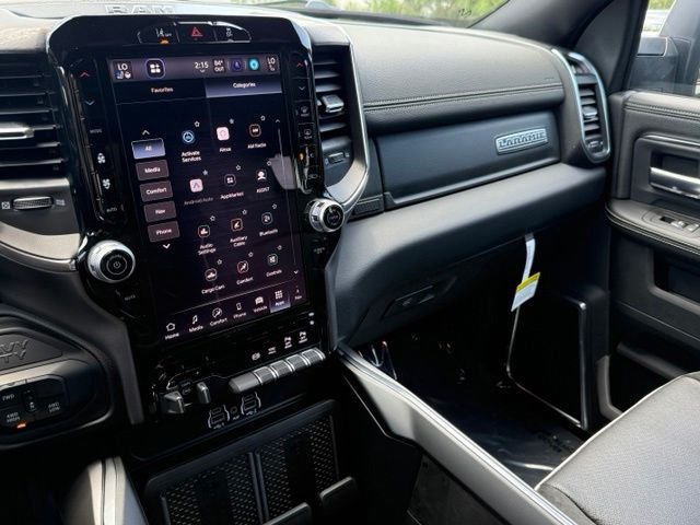 New 2026 Diamond Black Crystal Pearl-Coat Exterior Paint RAM LARAMIE image 25