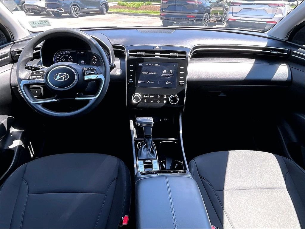 Used 2023 White Hyundai SEL image 21