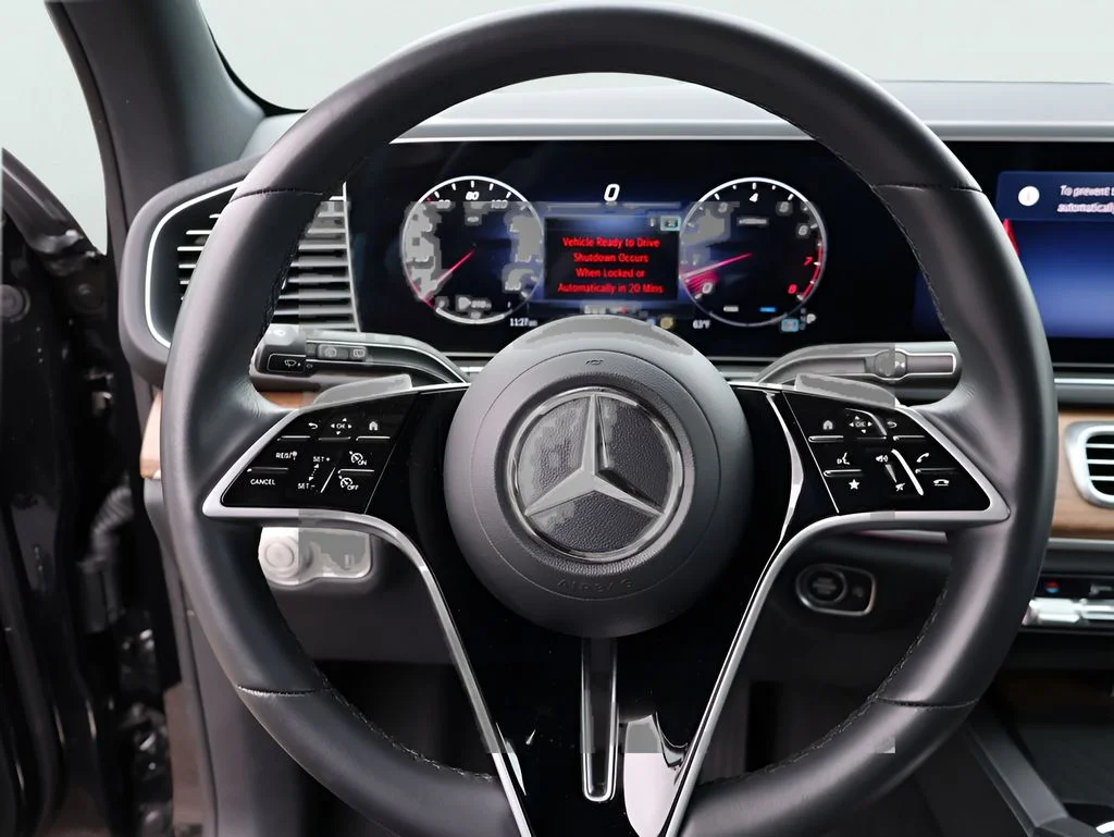 Used 2025 Obsidian Black Metallic Mercedes-Benz GLE 350 image 32
