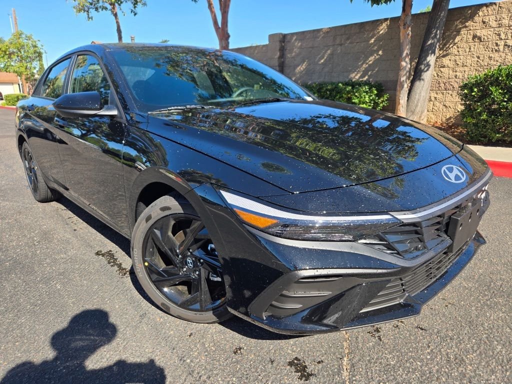 Used 2026 Black Hyundai SEL Sport image 1