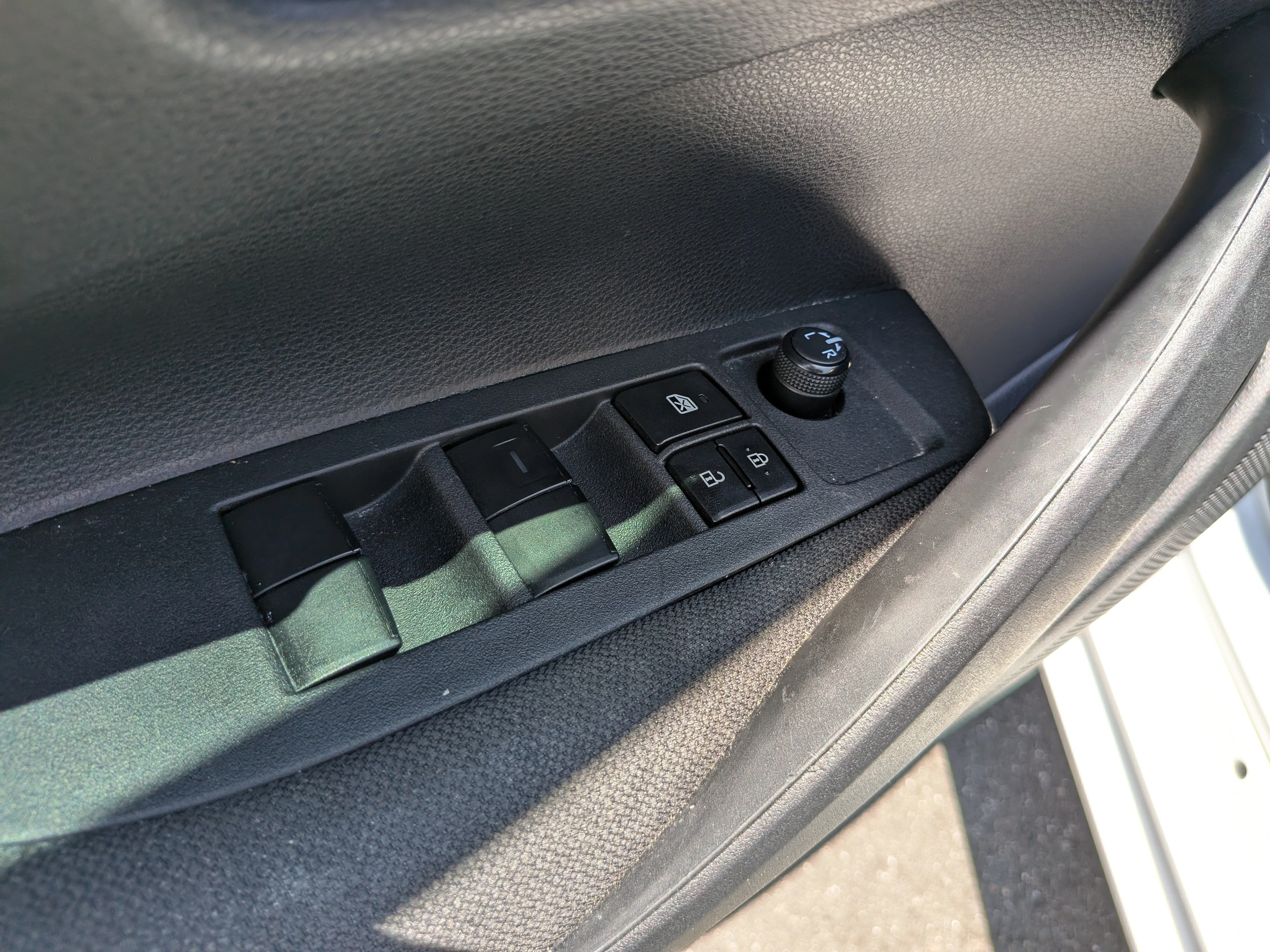 Used 2024 Ice Toyota LE image 21