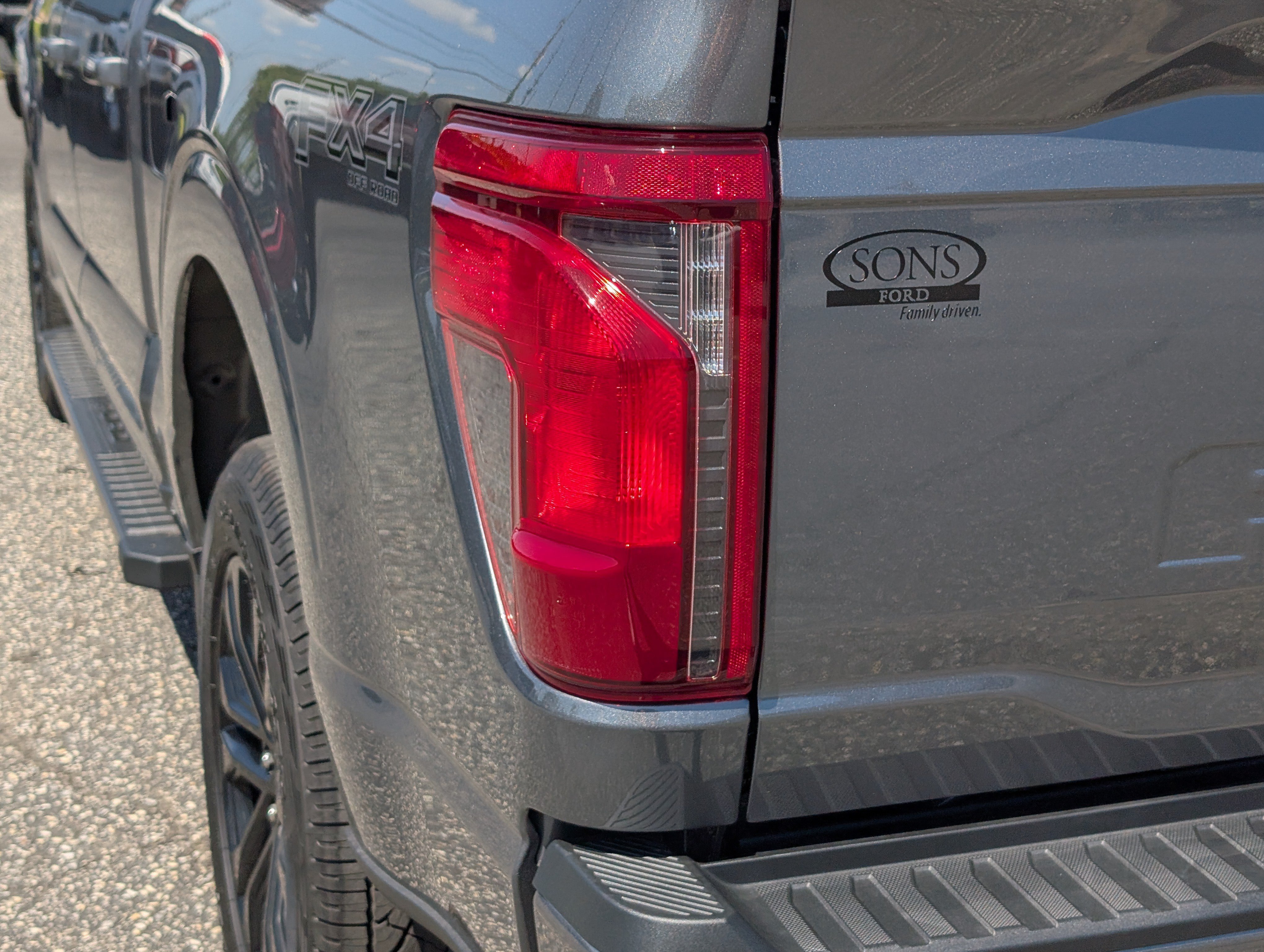 New 2026 Carbonized Gray Metallic FORD XLT image 12