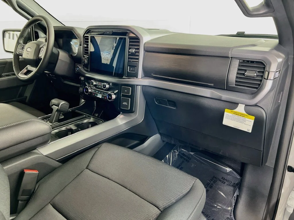New 2026 Oxford White Ford XLT image 27