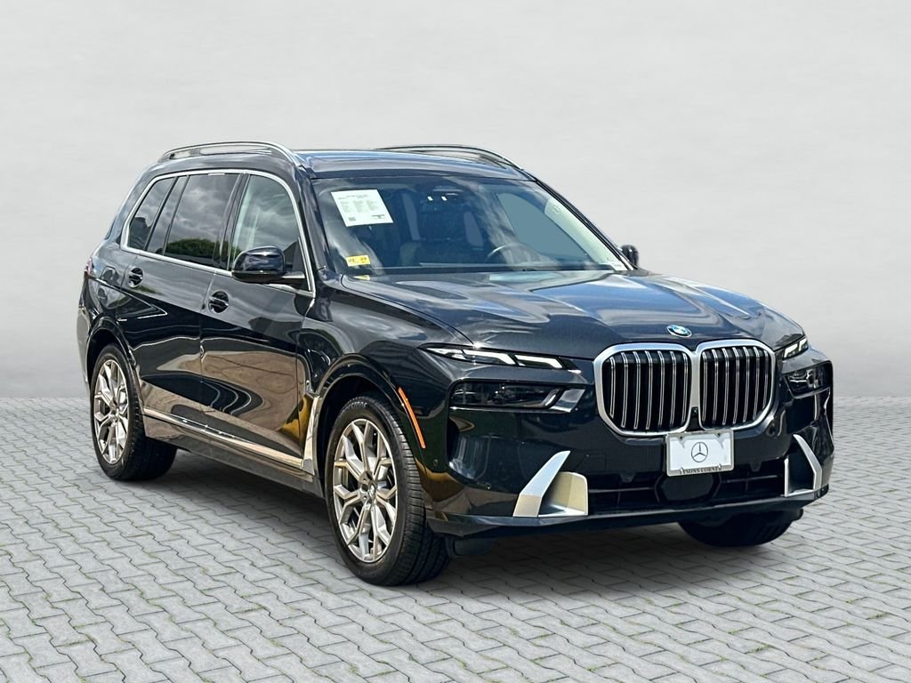 Used 2024 Black Sapphire Metallic BMW xDrive40i image 3