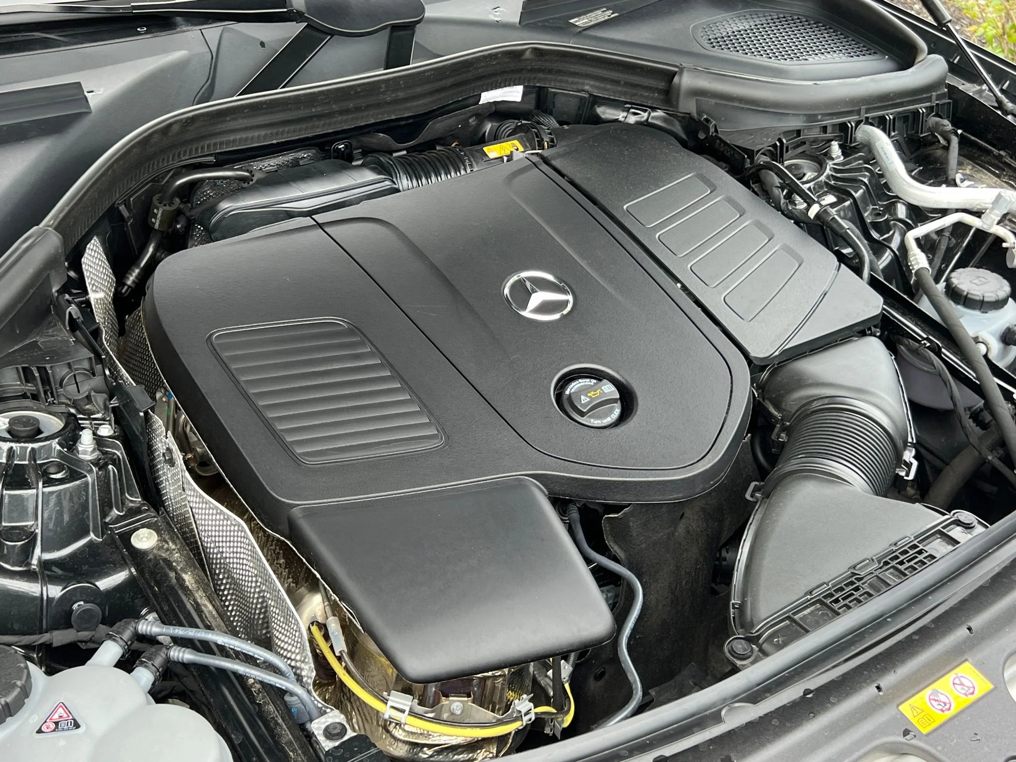 Used 2025 Gray Mercedes-Benz GLC 300 image 34