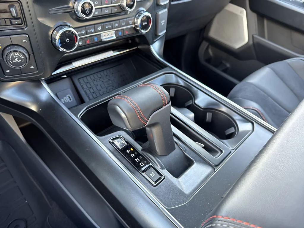 2025 Ford F-150 Raptor - Photo 32