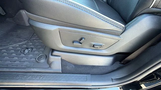 2026 RAM 3500 Laramie - Photo 22