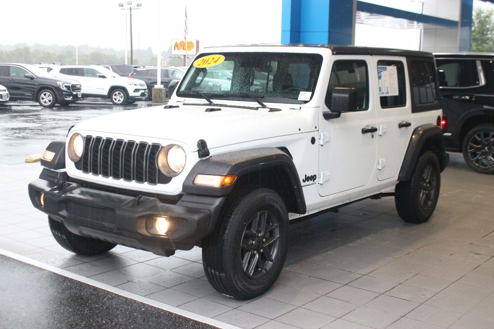 Used 2024 Whyte Jeep Sport S image 3
