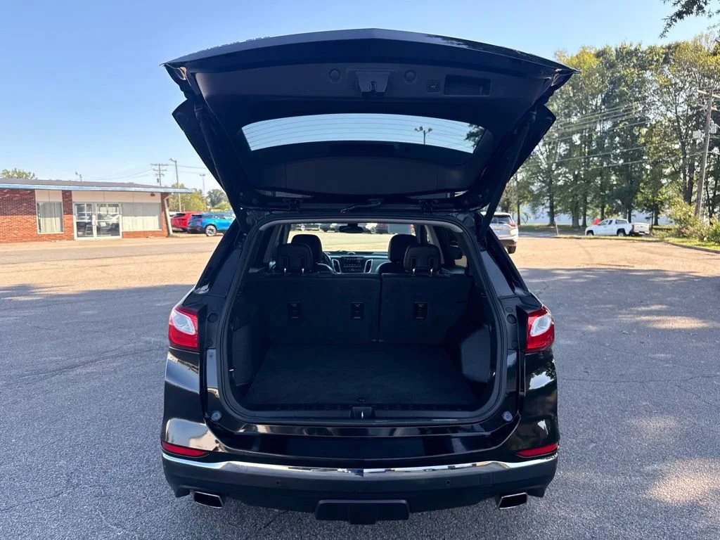Used 2018 MOSAIC BLACK METALLIC Chevrolet Premier image 31