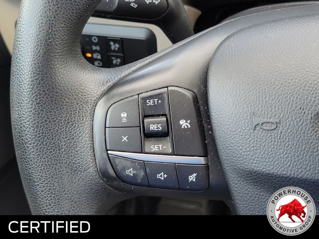 Used 2020 Red Ford SE image 29