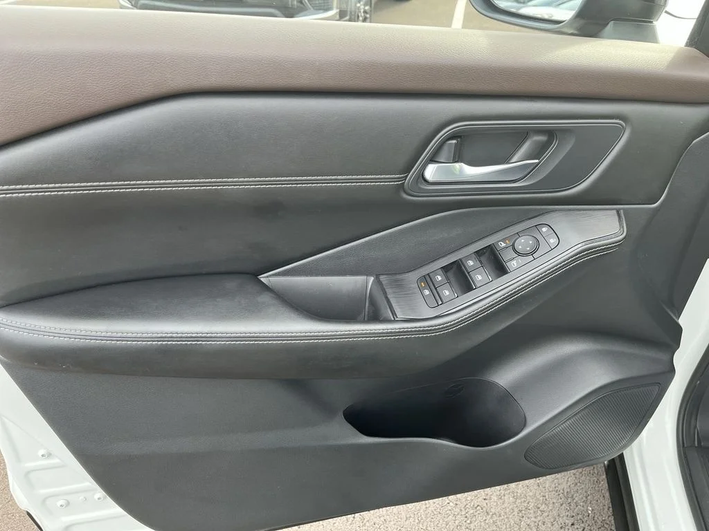 Used 2023 White Nissan SV image 13