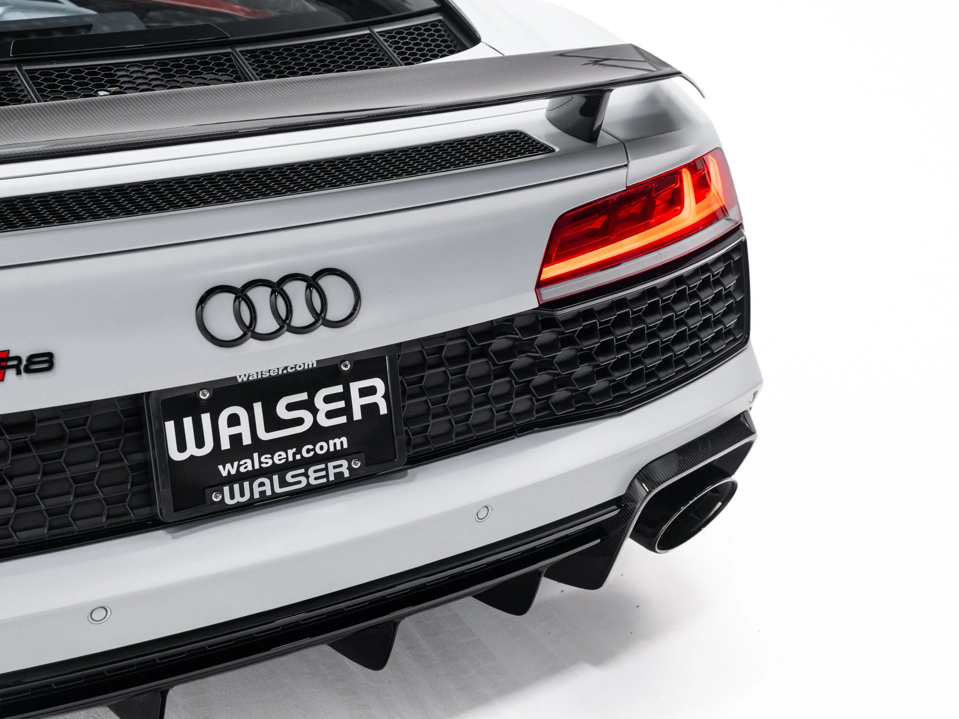 Used 2023 Suzuka Gray Metallic Audi V10 performance image 22