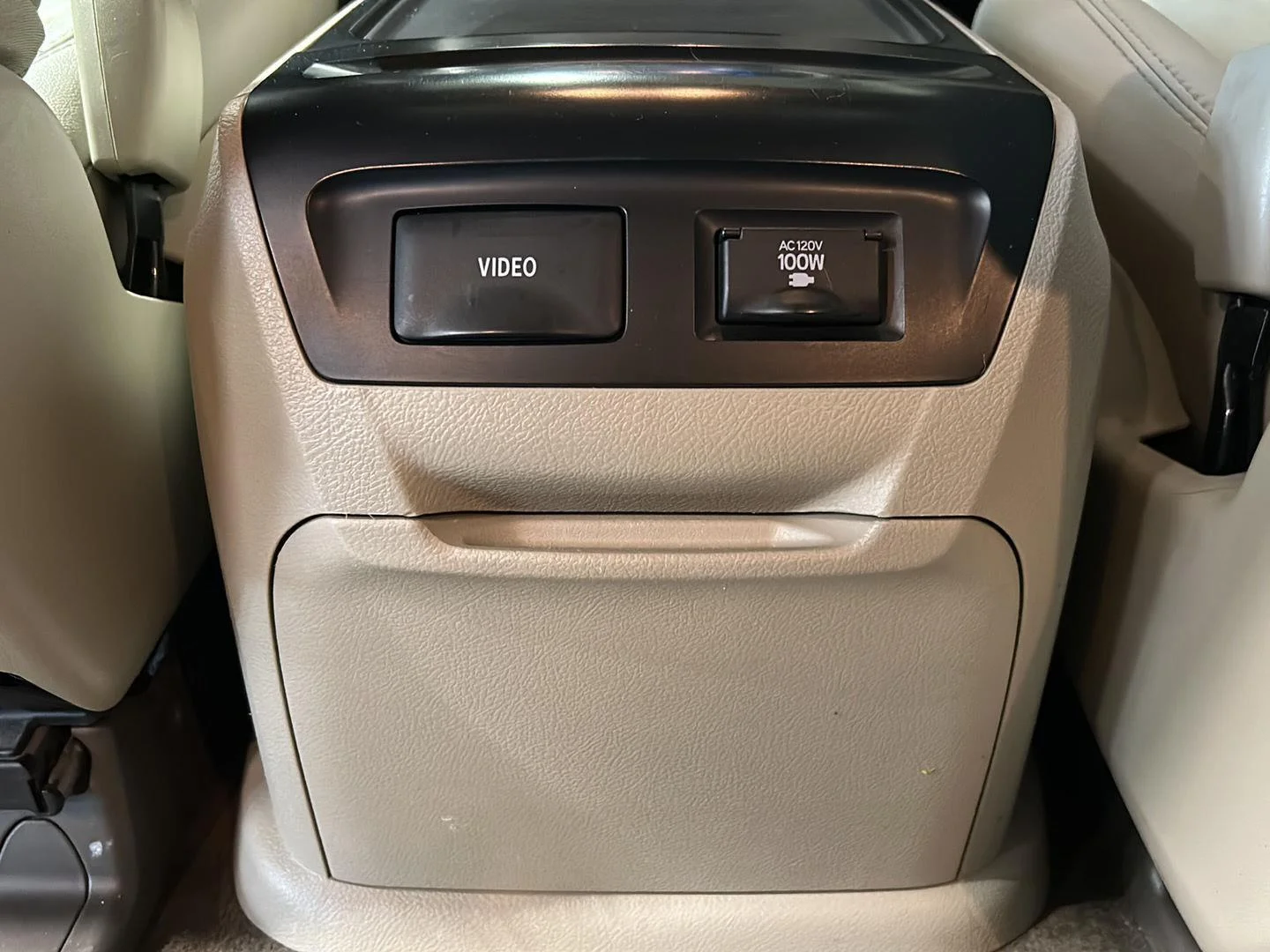 Used 2017 Midnight Black Metallic Toyota XLE Premium image 29
