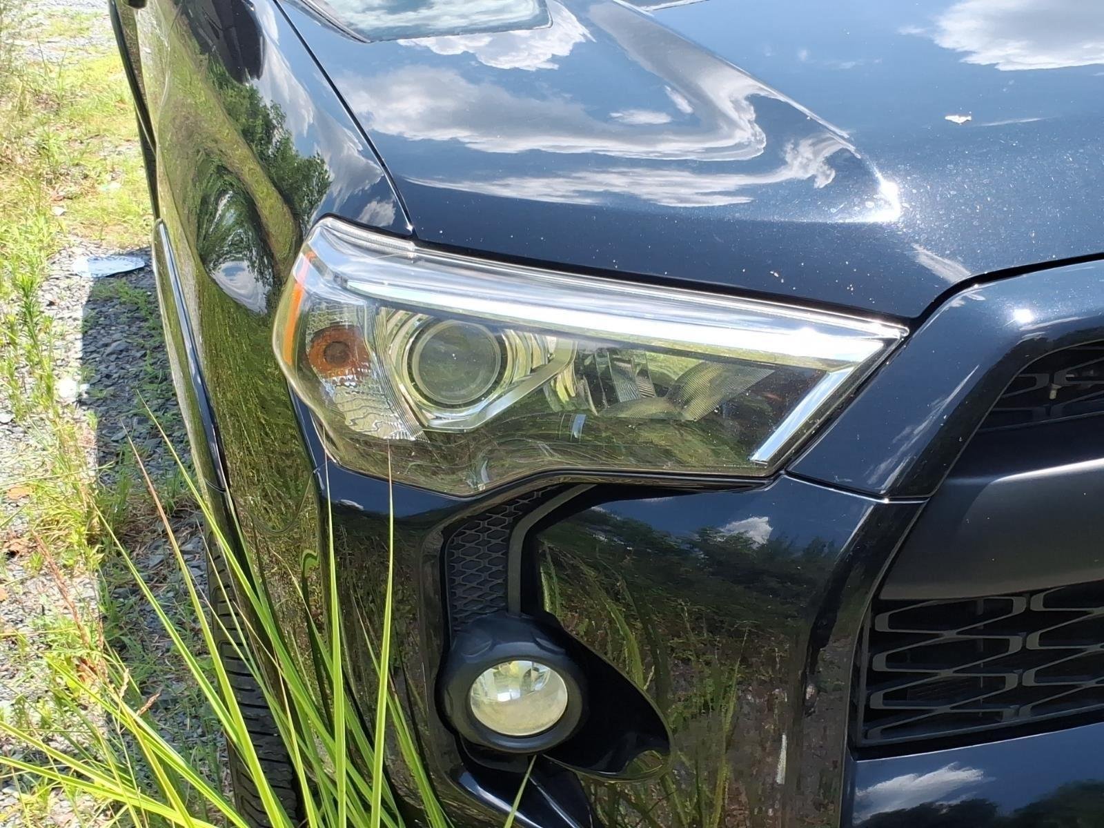 Used 2018 Midnight Black Metallic Toyota SR5 image 6