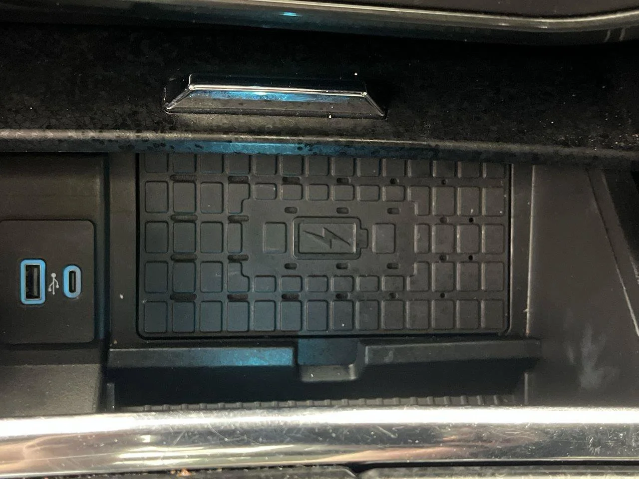 Used 2022 Black Ford Limited image 30
