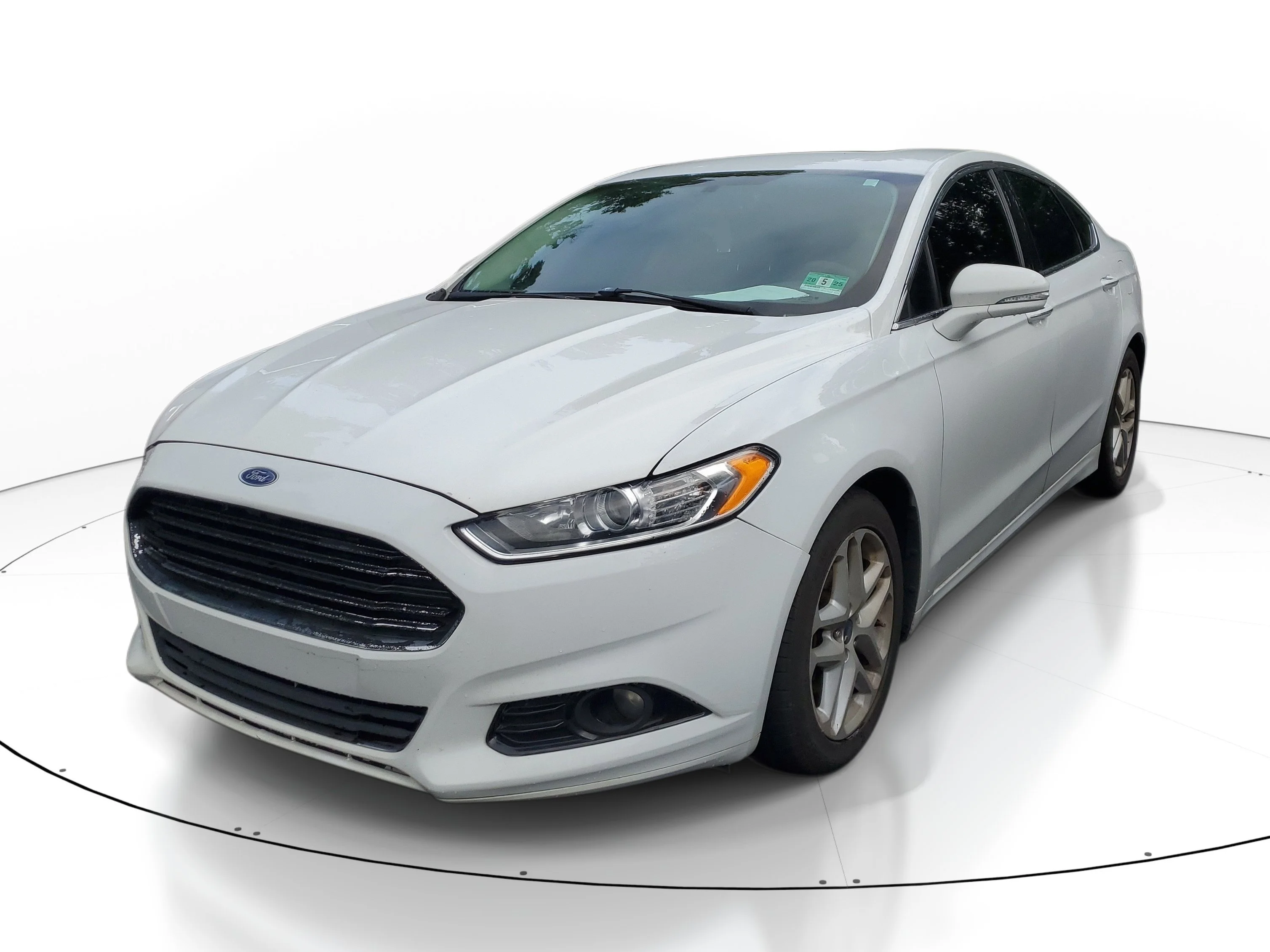 Used 2014 Oxford White Ford Titanium image 3