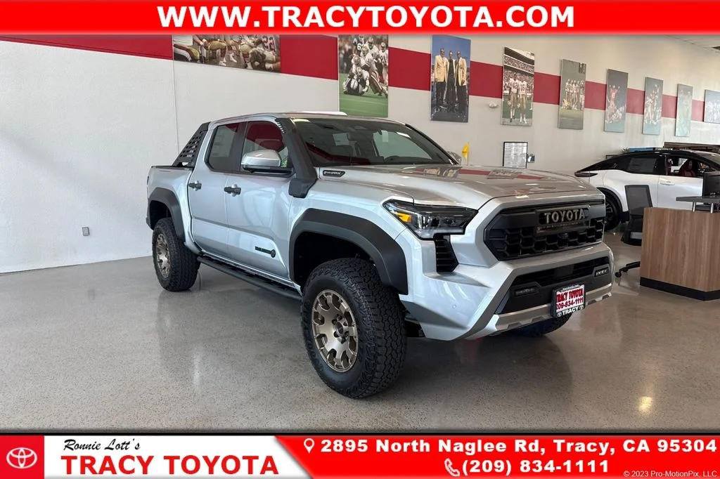 2026 Toyota Tacoma i-FORCE MAX Tacoma Trailhunter