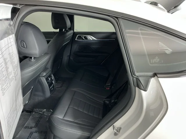 Used 2023 White BMW M50 image 28