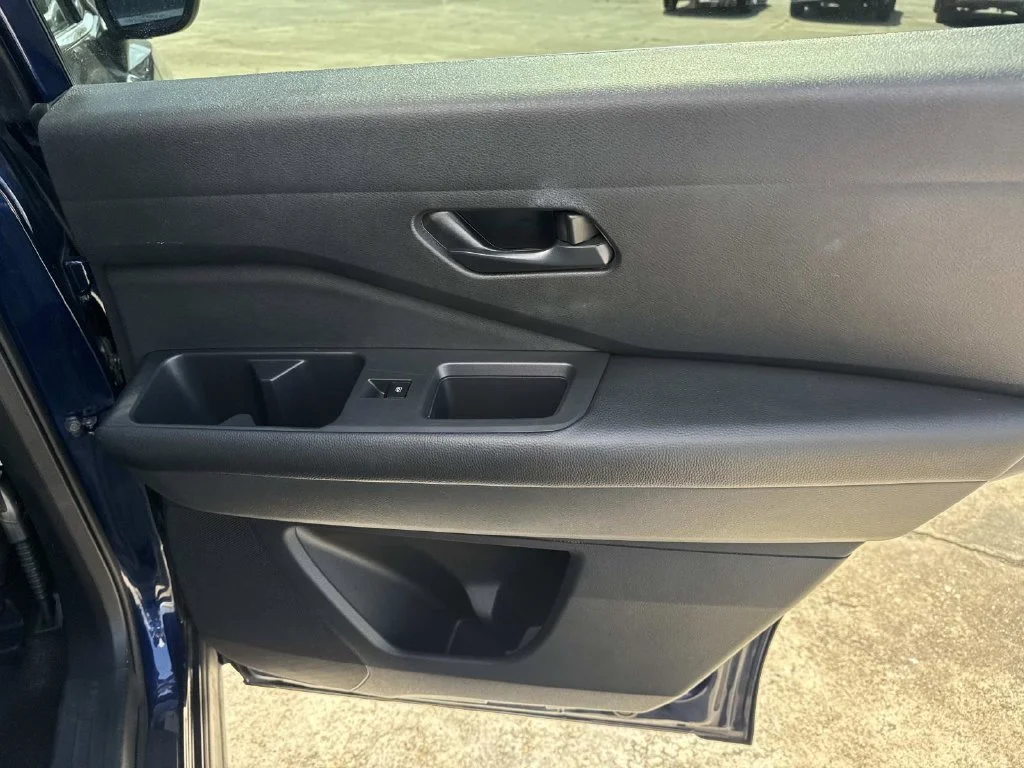 Used 2025 Blue Nissan SV image 19