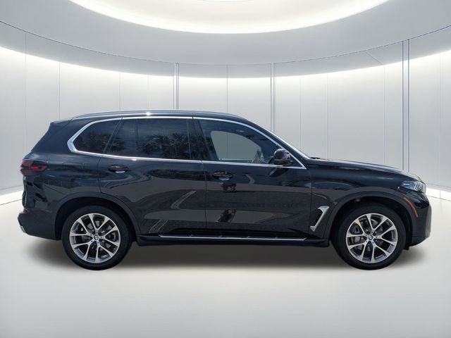 Used 2025 Black BMW xDrive40i image 6