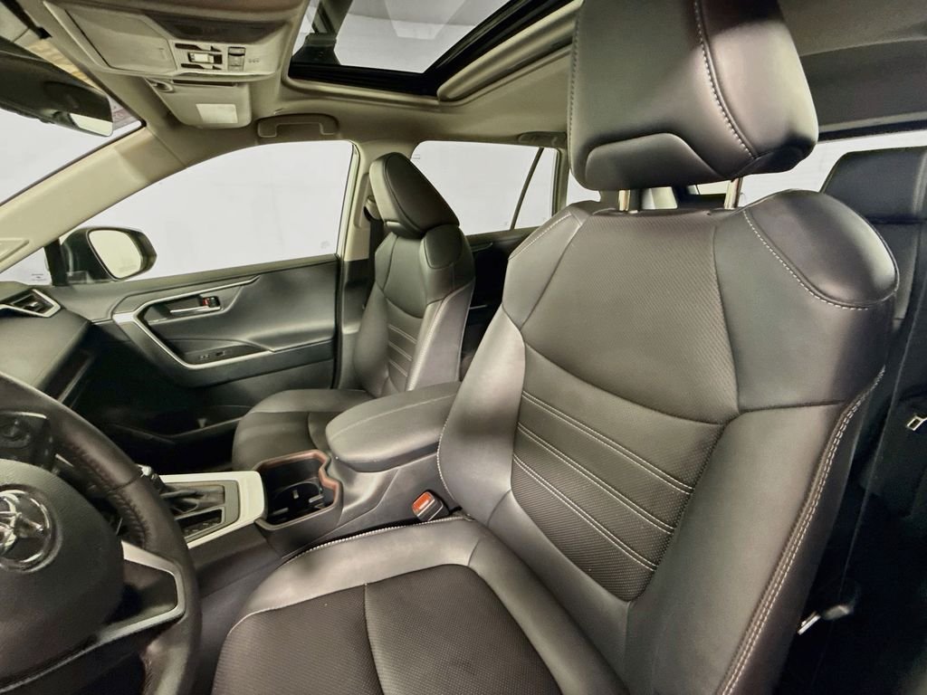 Used 2025 Silver Sky Metallic Toyota Limited image 20