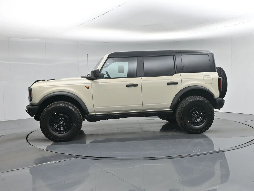 New 2026 Desert Sand Ford Badlands image 28