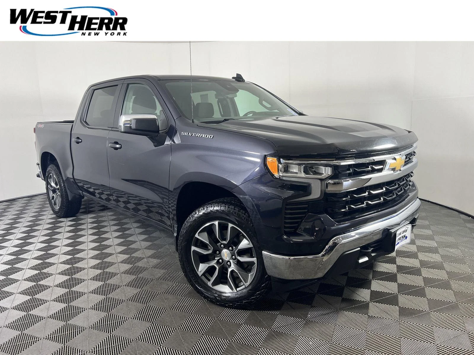 Used 2023 Ash Chevrolet LT image 1