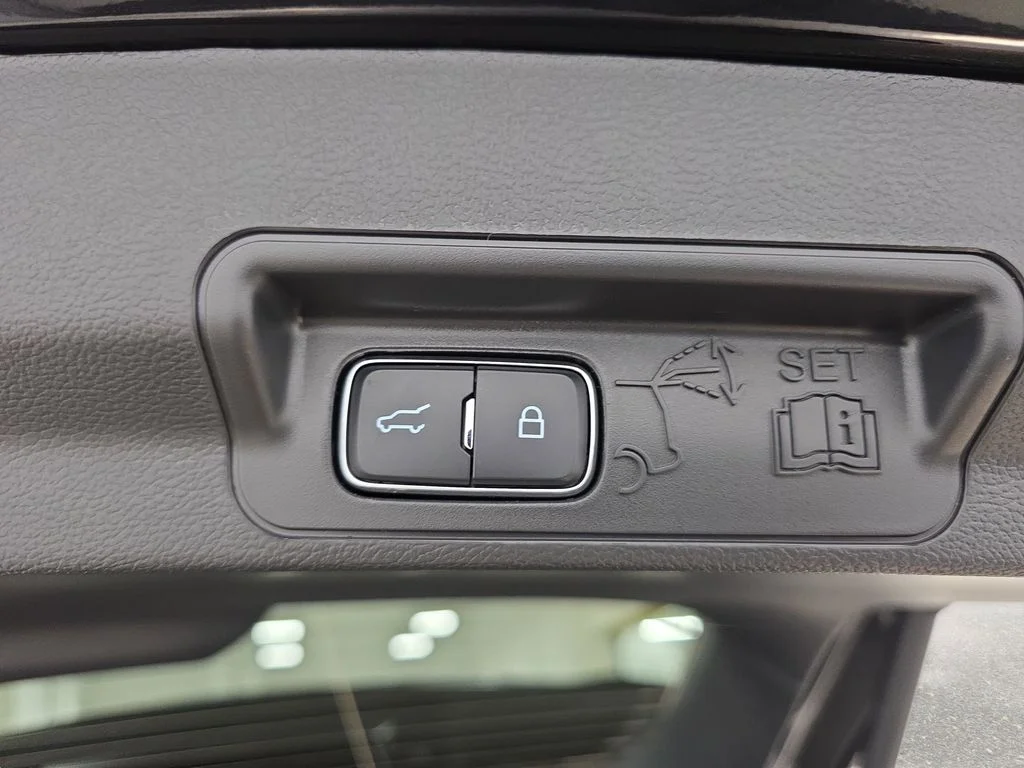 Used 2026 Agate Black Metallic Ford ST image 36