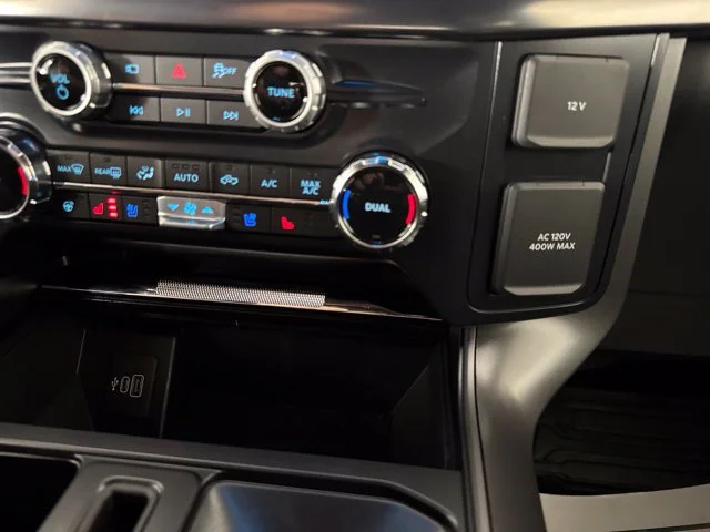 Used 2025 White Ford Lariat image 17