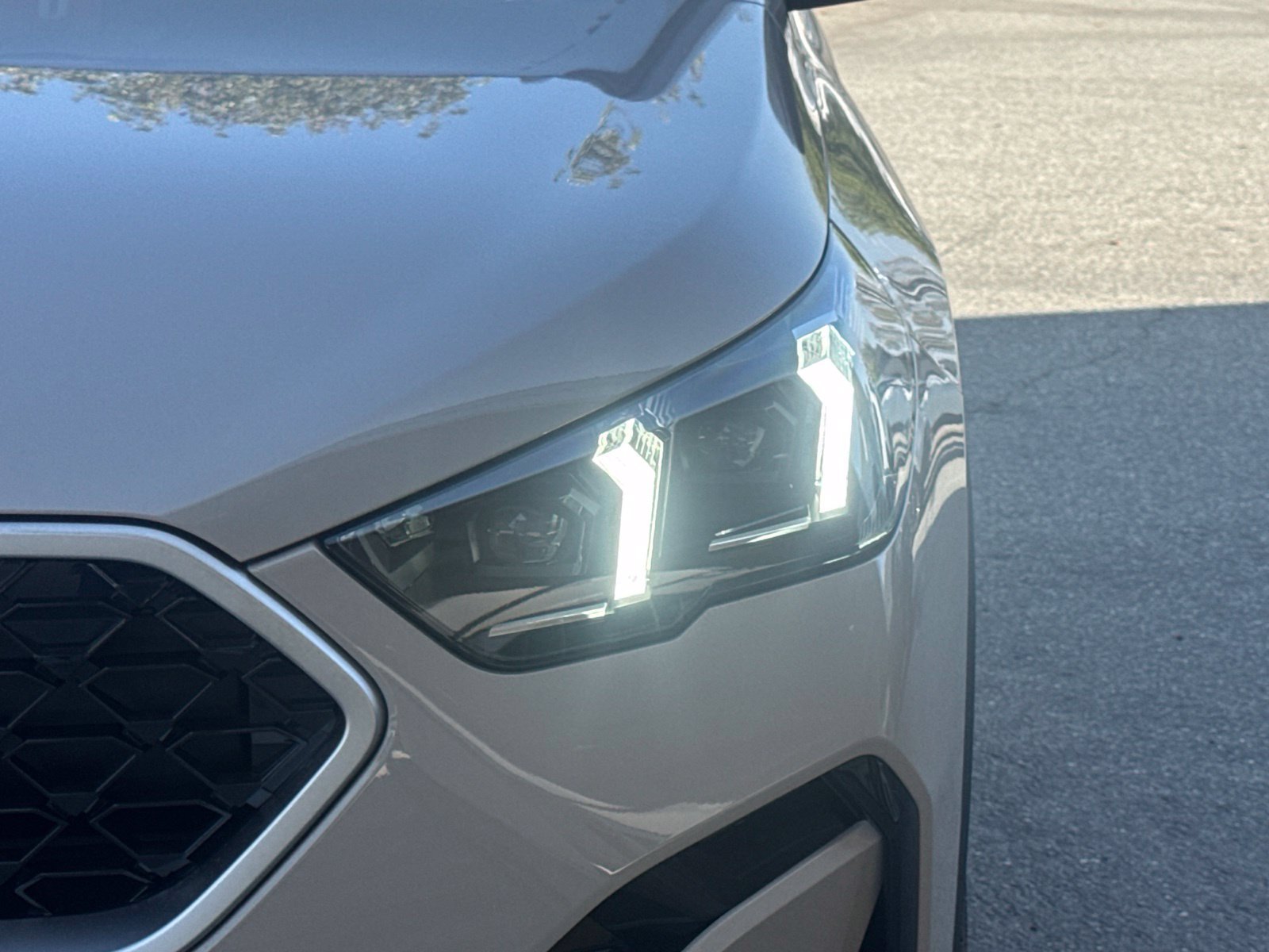 New 2027 Dune Grey Metallic BMW xDrive28i image 13