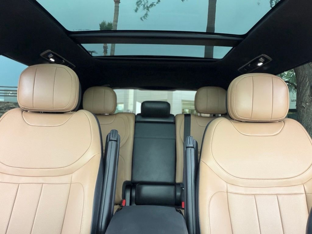 Certified Used 2024 White Land Rover Dynamic SE image 14